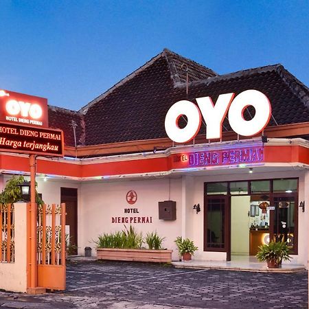 Oyo 348 Hotel Dieng Permai Yogyakarta Exterior photo