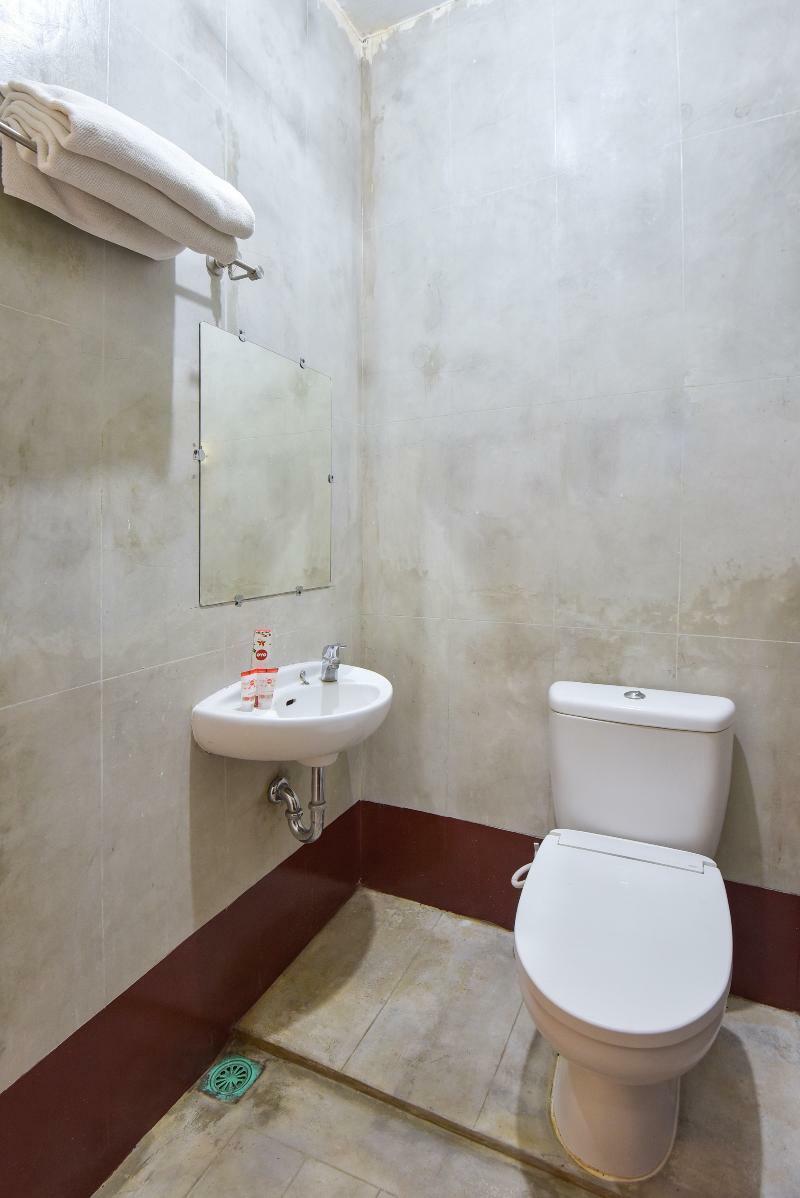 Oyo 348 Hotel Dieng Permai Yogyakarta Exterior photo