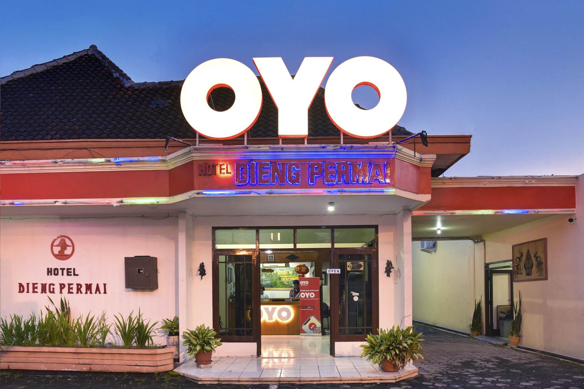 Oyo 348 Hotel Dieng Permai Yogyakarta Exterior photo